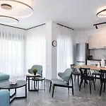 公寓 Olympiada Residential Complex & *